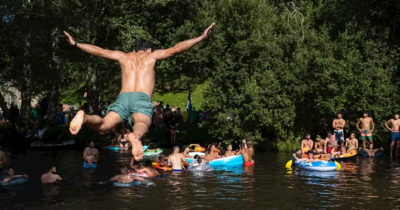 Um mergulho refrescante no rio antes da música do Vodafone Paredes de Coura