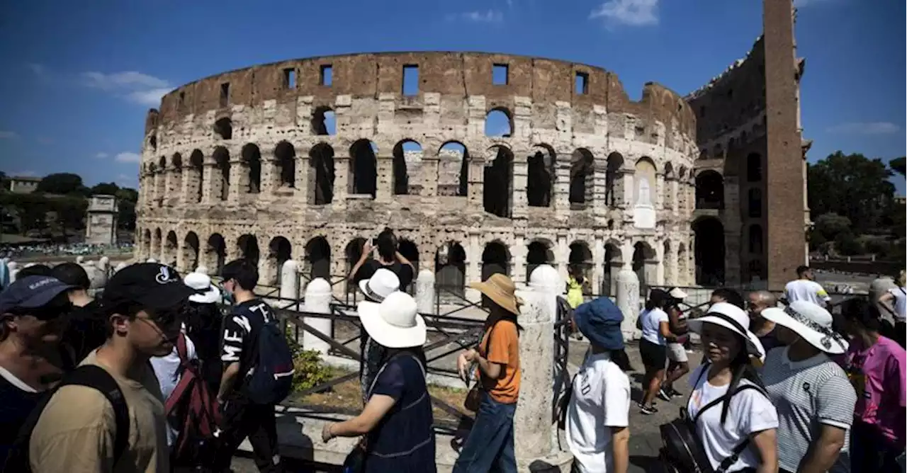 Ferragosto senza il pienone: bene gli stranieri, italiani in calo