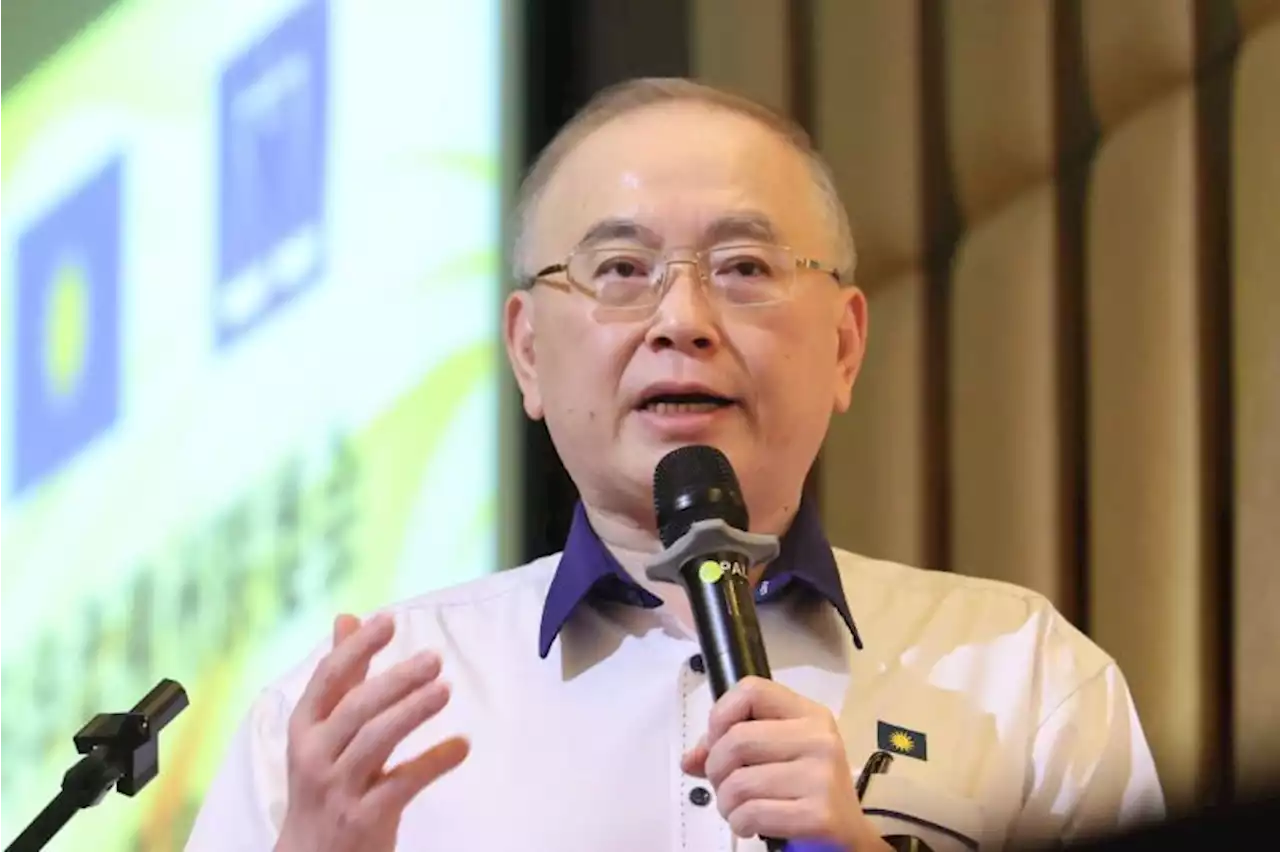 Dr Wee parries concert criticisms with video riposte