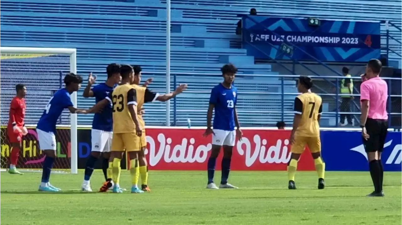 Momen Kocak Kiper Brunei Darussalam Bikin Blunder Lawan Kamboja di Piala AFF U-23 2023