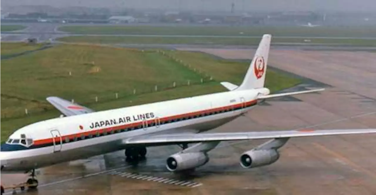 Elmina has seen two plane crashes, the first in 1977