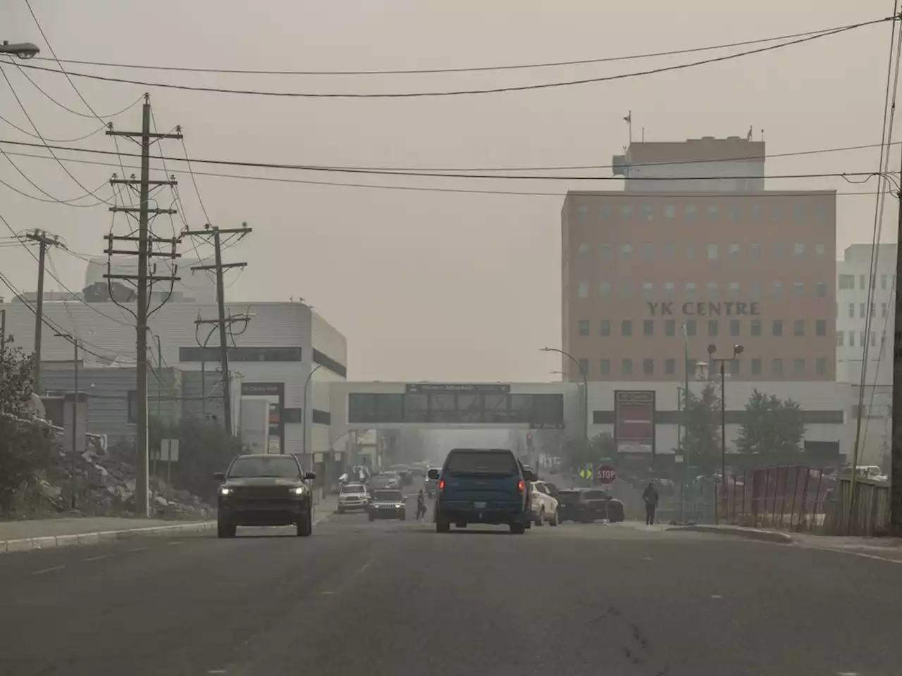 Yellowknife residents ordered to evacuate as wildfire burns nearby