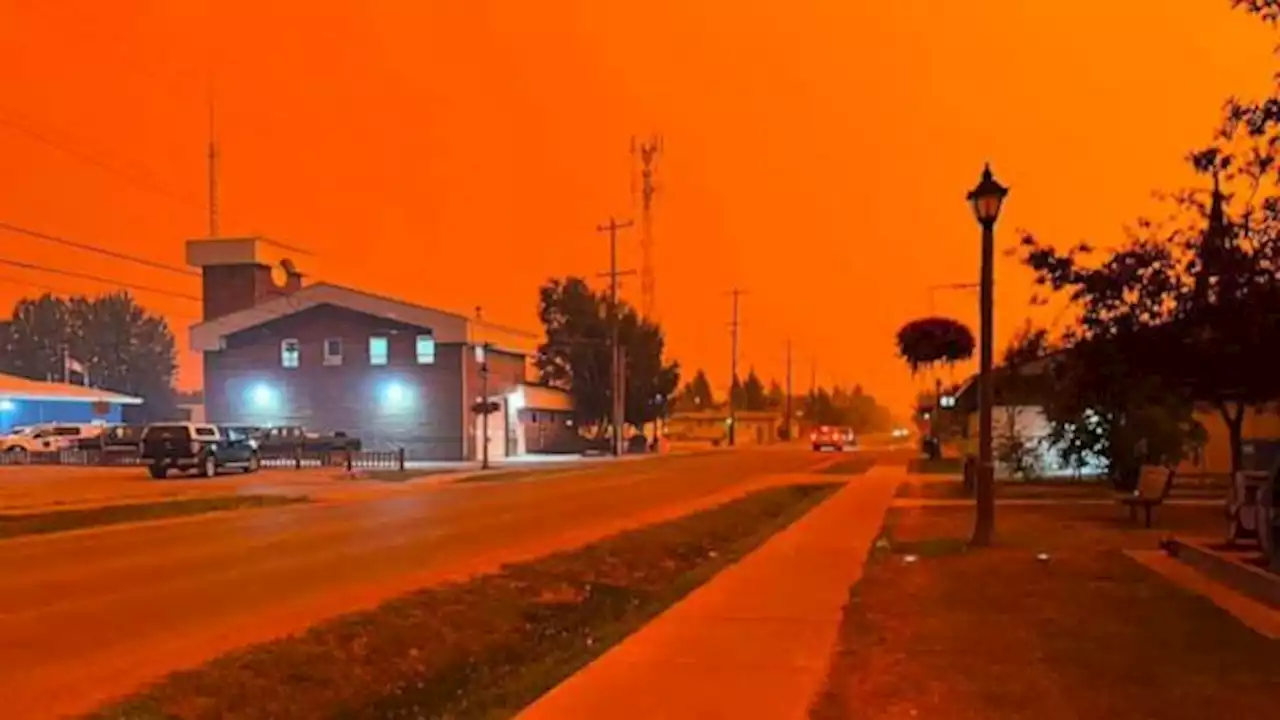 Canadian firefighters bracing for massive spread of wildfires in next 48 hours