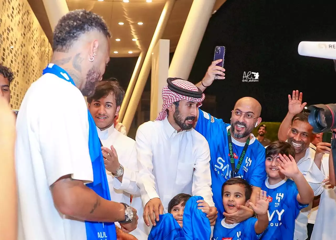 وصول نيمار إلى الرياض للانضمام للهلال