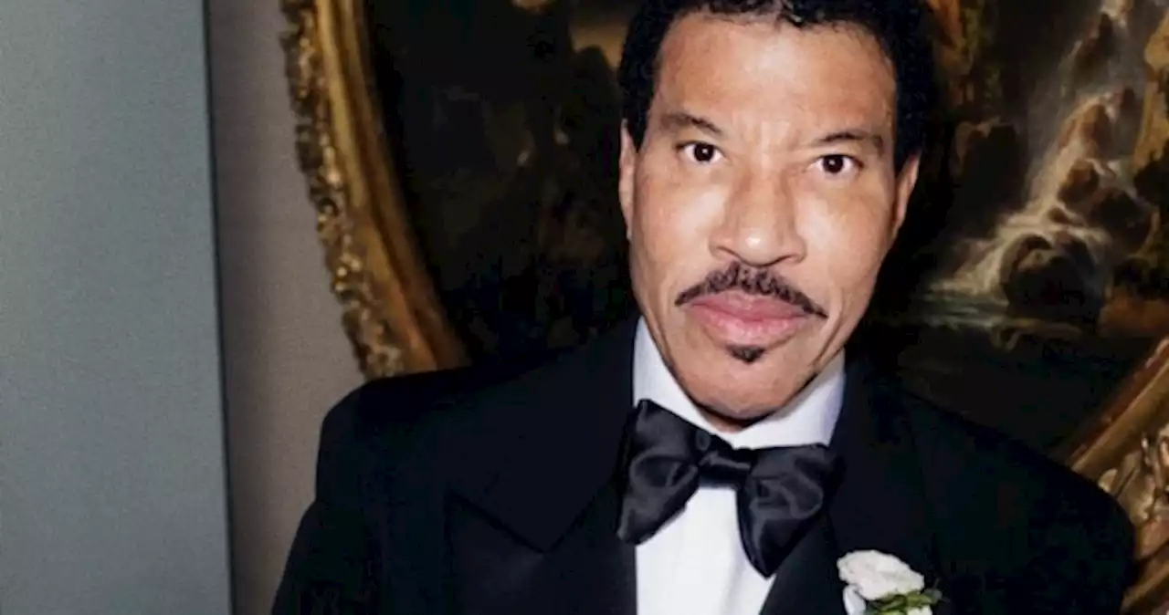 Lionel Richie apologises for cancelling show, tried to 'bribe' pilot who couldn't land plane