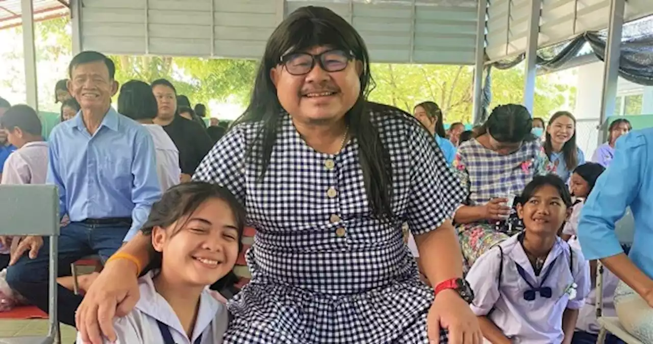 This made my day: Single dad in Thailand dresses up as woman for daughter's Mother's Day school celebration