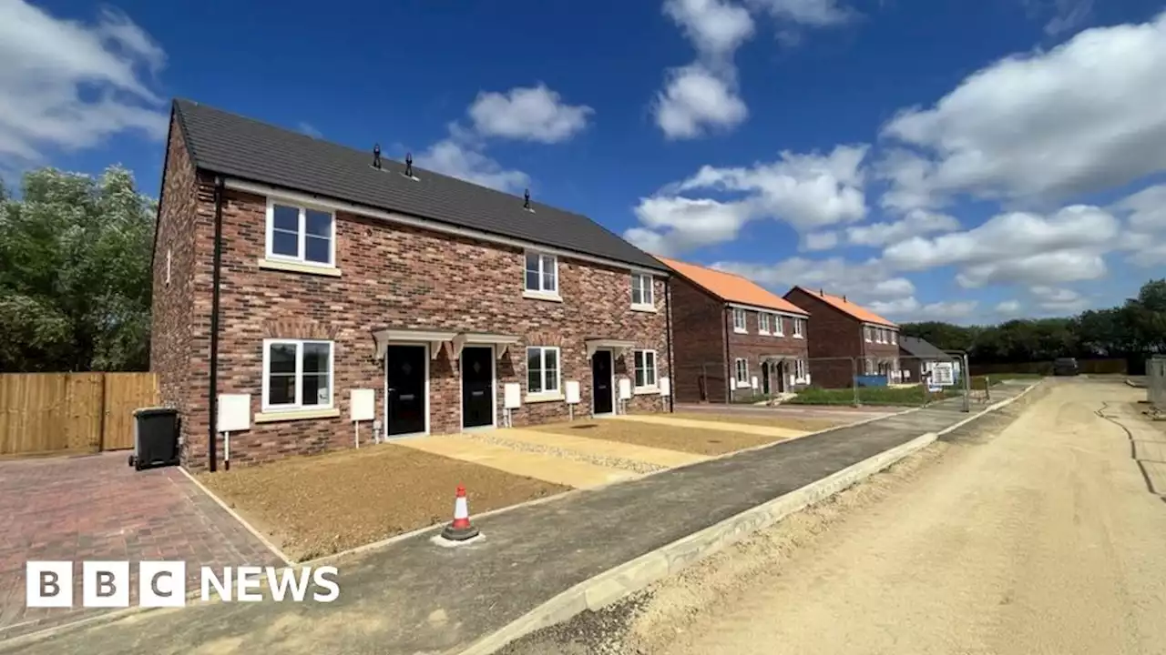 Lincolnshire council leader defends new homes for refugees