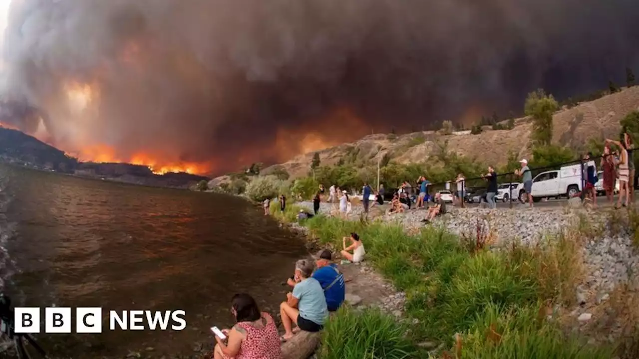 Canada wildfires: Residents scramble to flee fires in Kelowna and Yellowknife