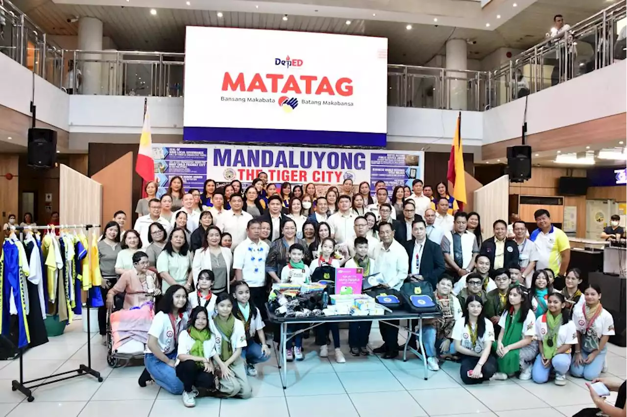 Mandaluyong City Government begins distribution of school supplies and uniforms for incoming school year