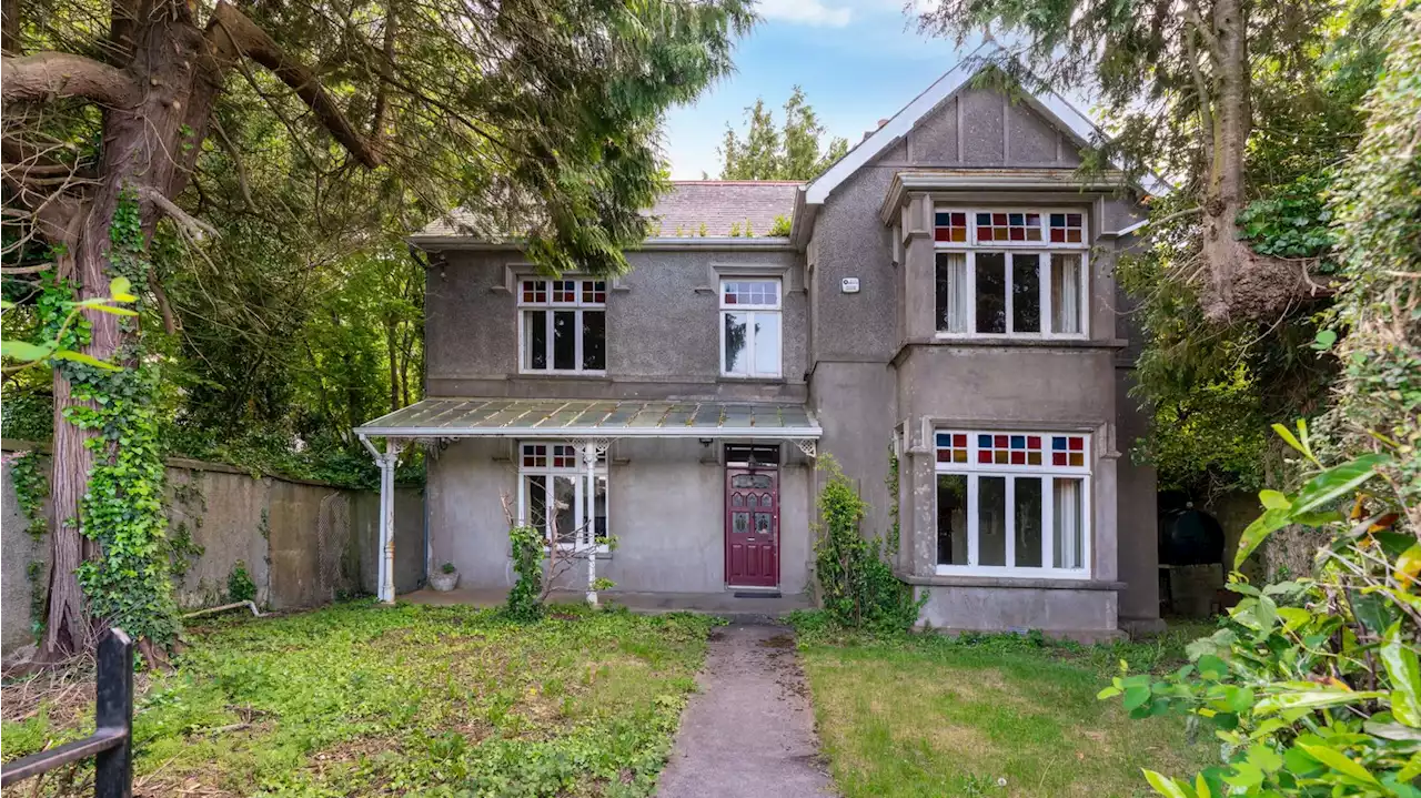 Riverside Mayo residence on large site in need of renovation