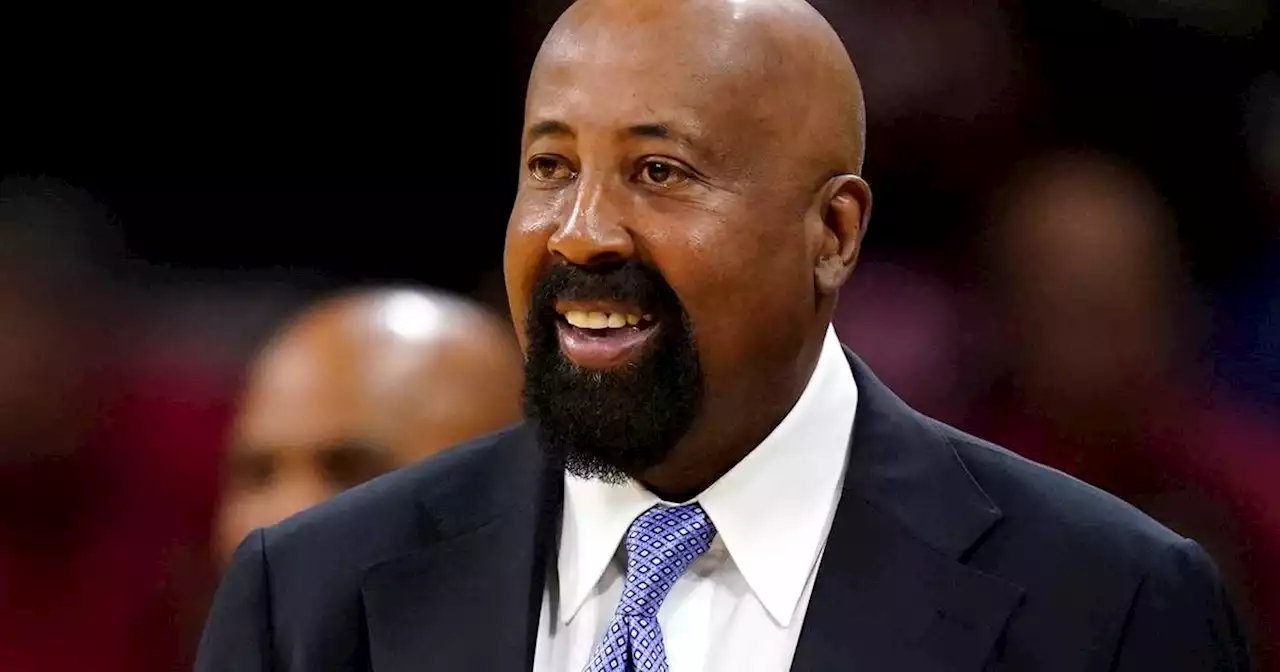 Indiana to give coach Mike Woodson a $1 million pay raise