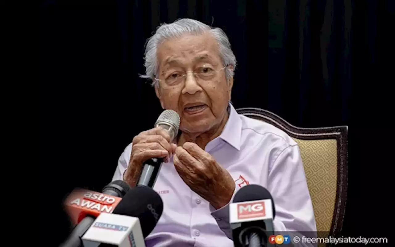 Cops take statement from Dr M over FB posts