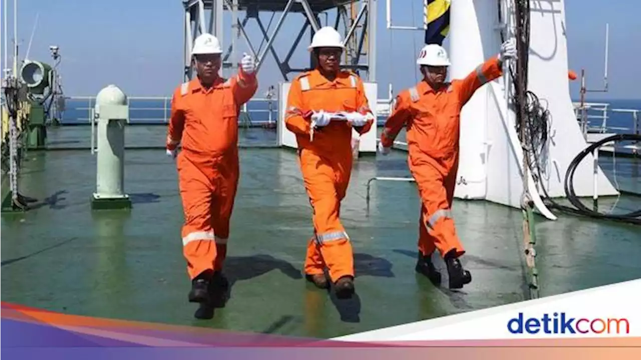 Intip Upacara HUT RI di Atas Kapal Raksasa Pertamina