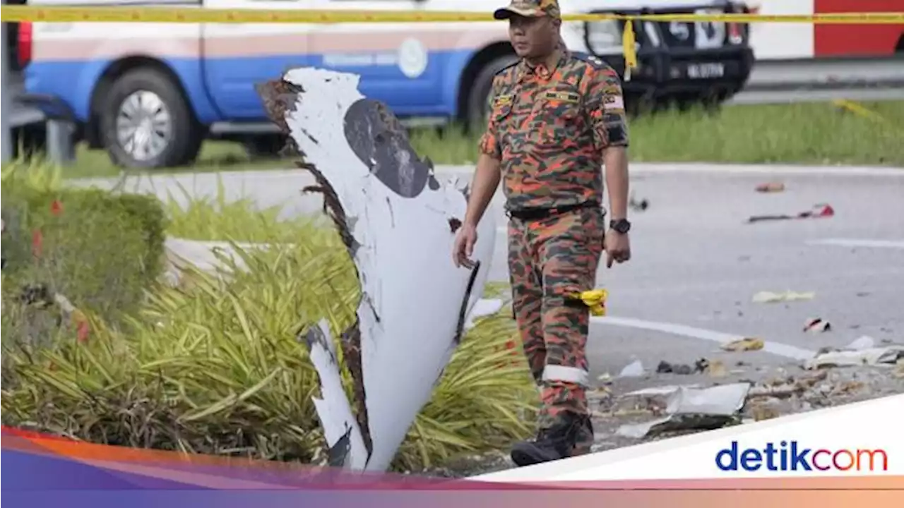 Jet Pribadi Jatuh di Tol Malaysia, Puing-puing Berserakan