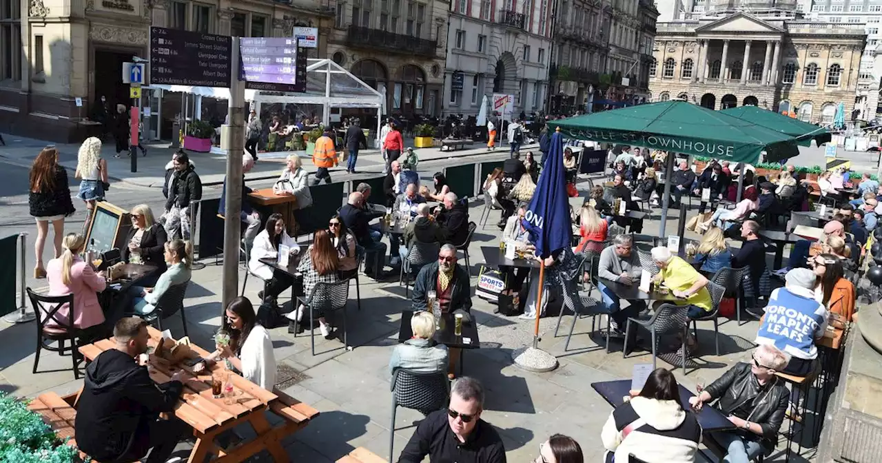 Pedestrianise Castle Street for good, ECHO readers say