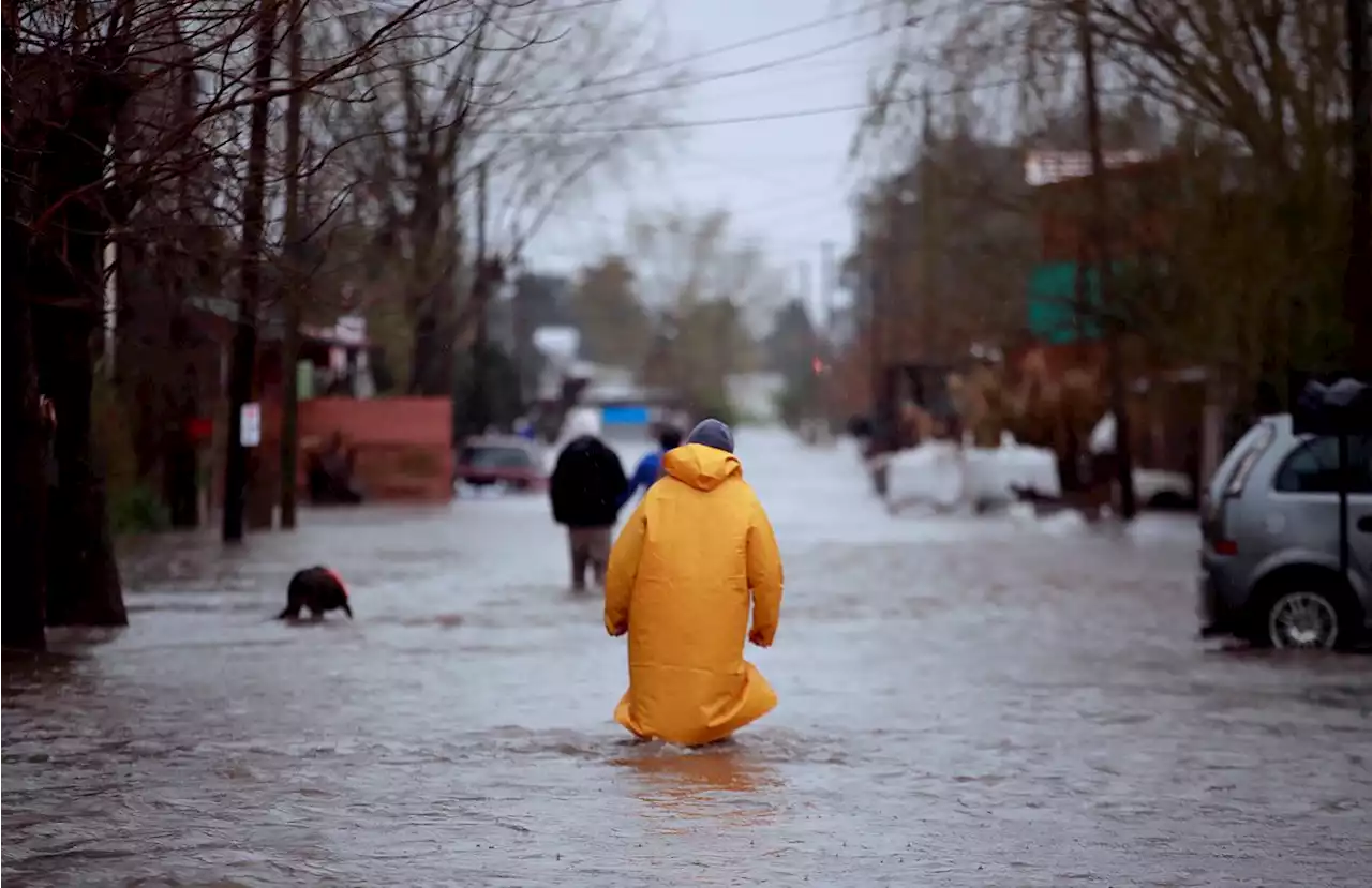 Las lluvias obligan a evacuar a unas 300 personas en Buenos Aires