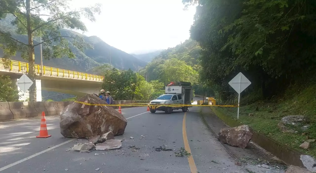 Vía al Llano sigue cerrada por caída de material a vía tras réplicas de temblor