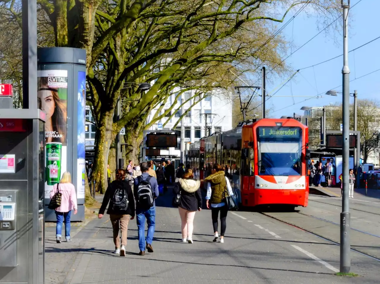 Nach Ekel-Brief an Reker: Köln-Gast legt vier Monate später nach – und zieht verheerendes Fazit