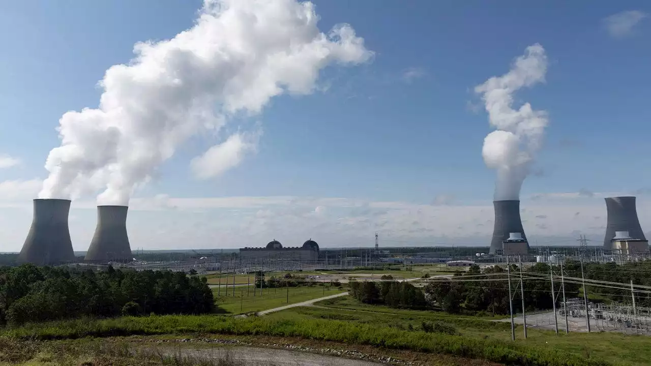 Georgia nuclear plant begins loading radioactive fuel into new reactor