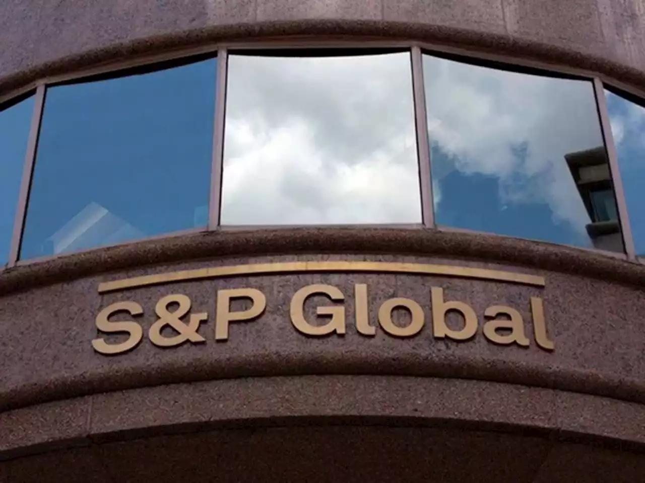 S&P decision to axe ESG scores from bond ratings splits market