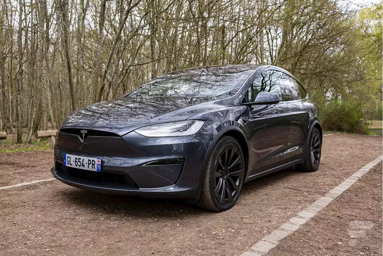 Tesla veut que vous rouliez en Tesla pendant que votre Tesla est en réparation