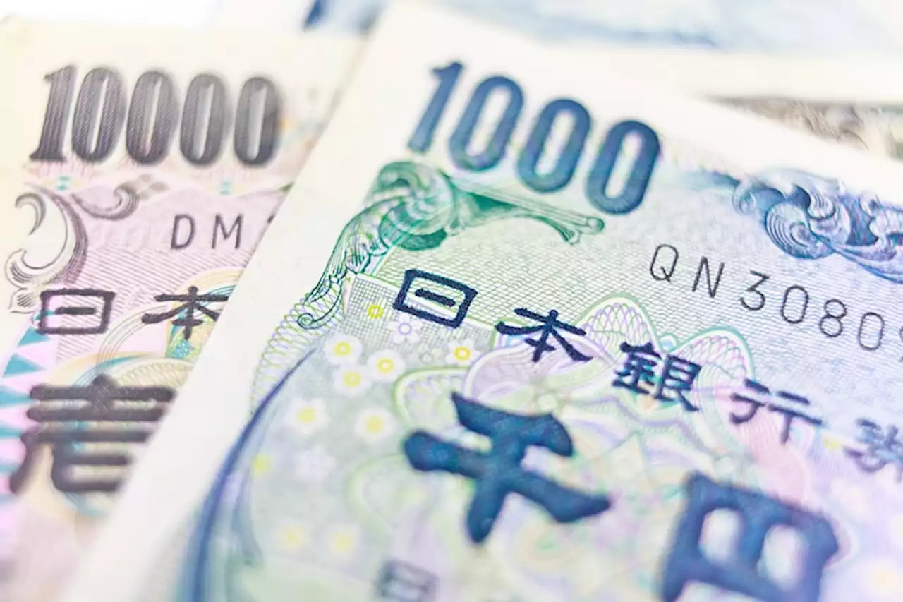 USD/JPY flag pattern develops [Video]