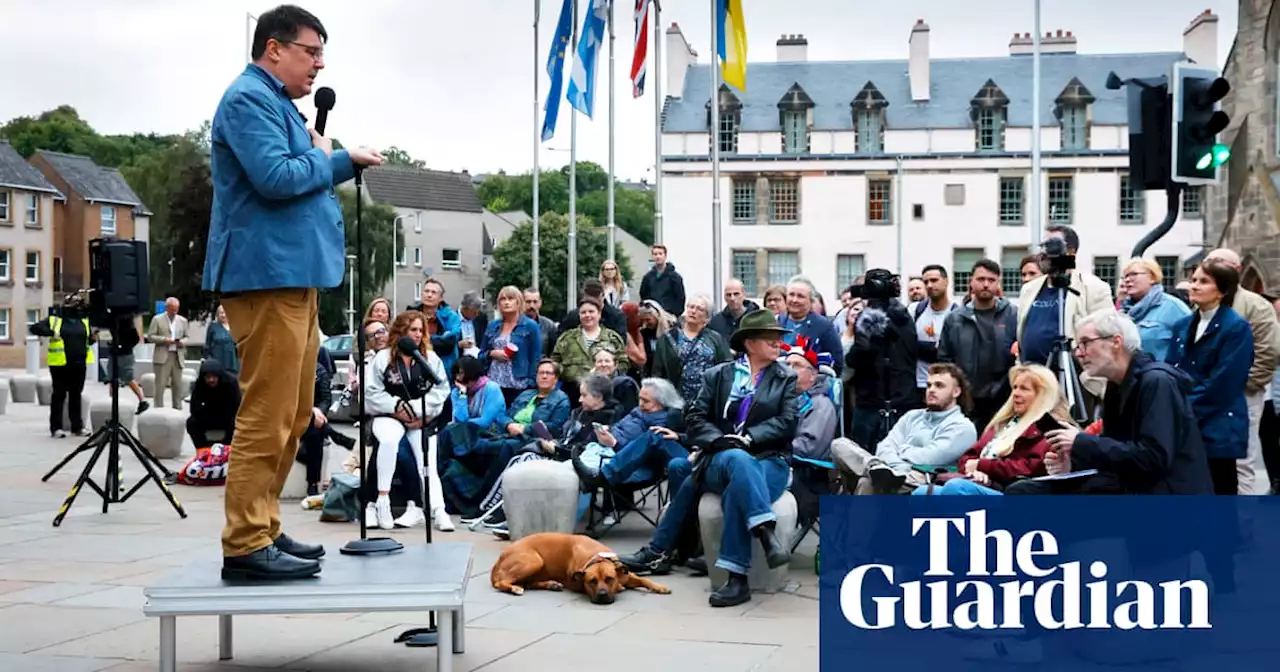 Graham Linehan show staged outside Scottish parliament after second venue cancels