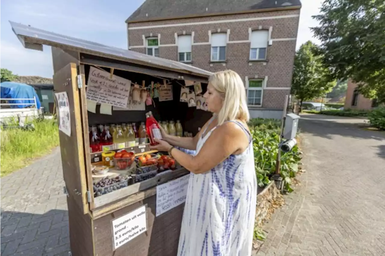 Inbrekers slaan twee keer toe bij thuiswinkeltje aan kerk van Kessel: “Heel veel mensen betreuren dit”