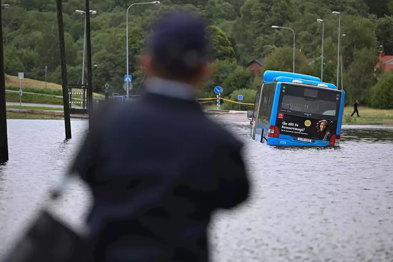 Varningar kvar för översvämningar kring Gävle