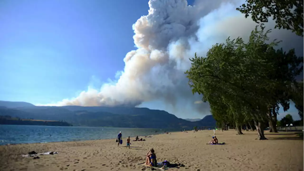 Brände: Flammen vor der Stadt: Tausende fliehen vor Waldbränden in Kanada