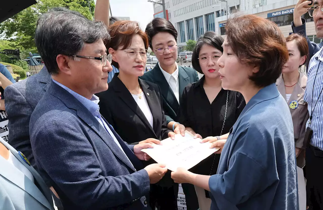 “오염수 방류 반대” 시민 188만명 뜻, 대통령실에 전달됐다