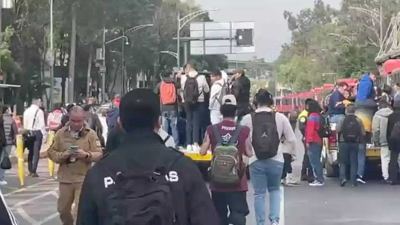 'Nos dejaron sin vivienda': manifestantes bloquean Insurgentes Norte, el Metrobús está completamente detenido