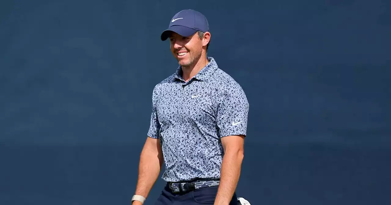 Rory McIlroy hits a ridiculous recovery shot to lead the BMW Championship