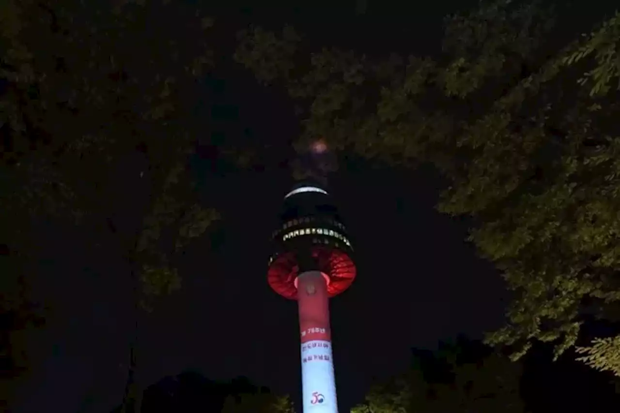 Namsan Tower di Korsel Berubah Menjadi Merah Putih