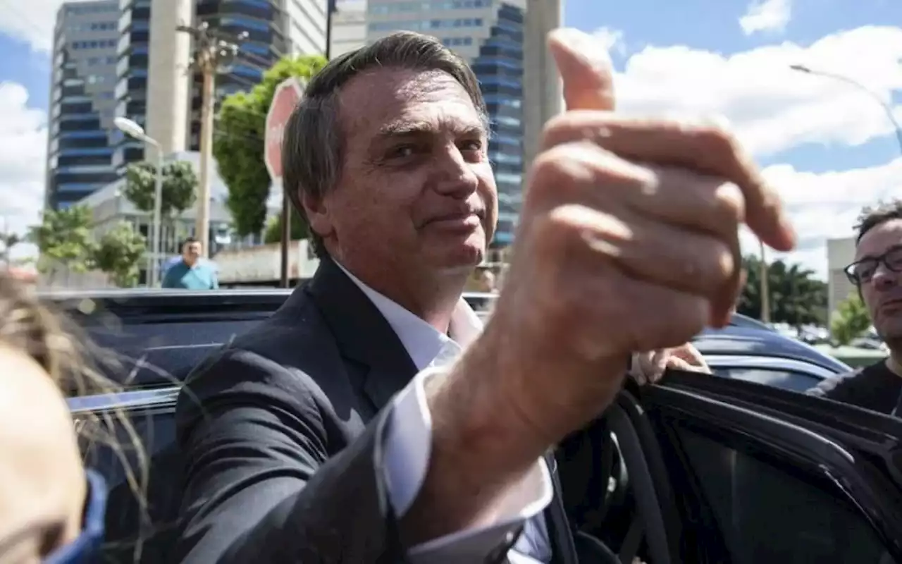 Bolsonaro viaja para ser homenageado em meio a cerco do STF no caso das joias | Brasil