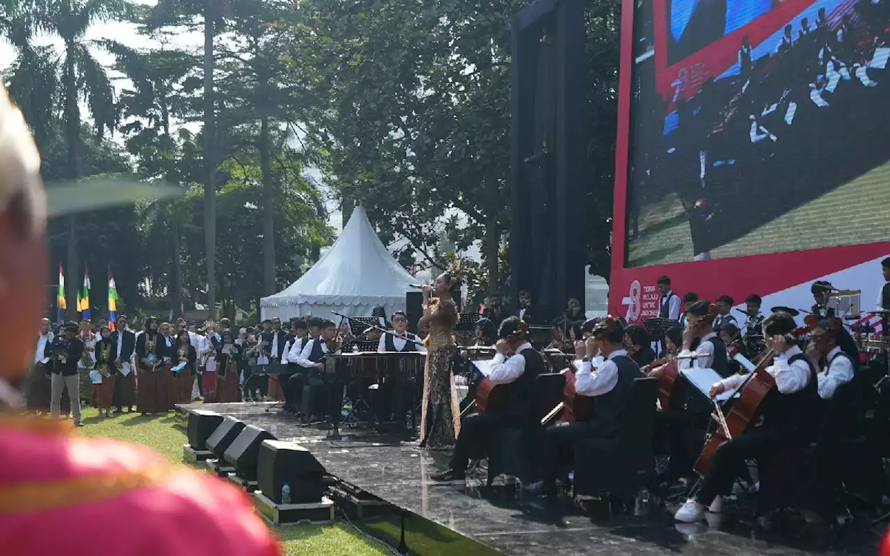 Iringi 2 Jebolan Indonesia Idol, SMK Ini Sajikan Orkestra Berkelas di Kemendikbudristek