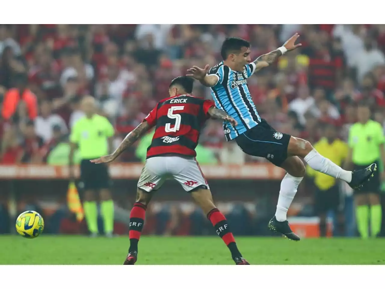 Retorno de Pulgar ao Flamengo melhora meio-campo e traz segurança defensiva