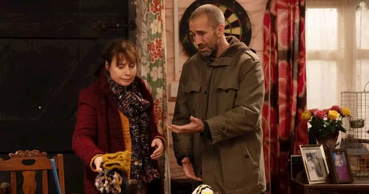 Emmerdale fans 'not sure' about village newcomer as they spot Lydia 'obsession'