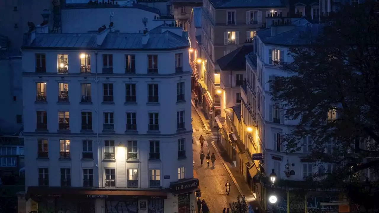 Paris : une femme de 21 ans accuse de viol le serveur d’un bar