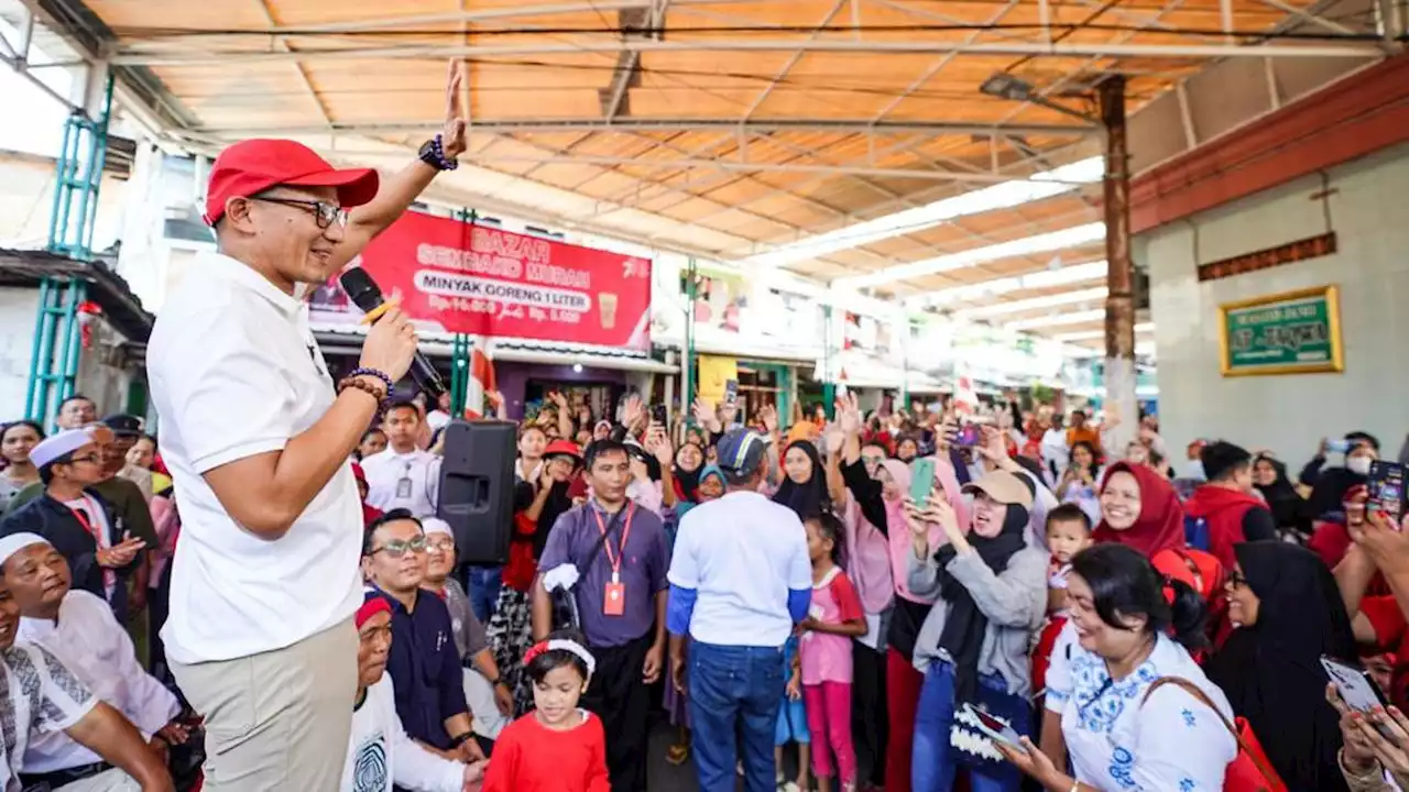 HUT RI, Sandiaga Berikan Modal Usaha kepada Disabilitas dan Sembako Murah di Manggarai