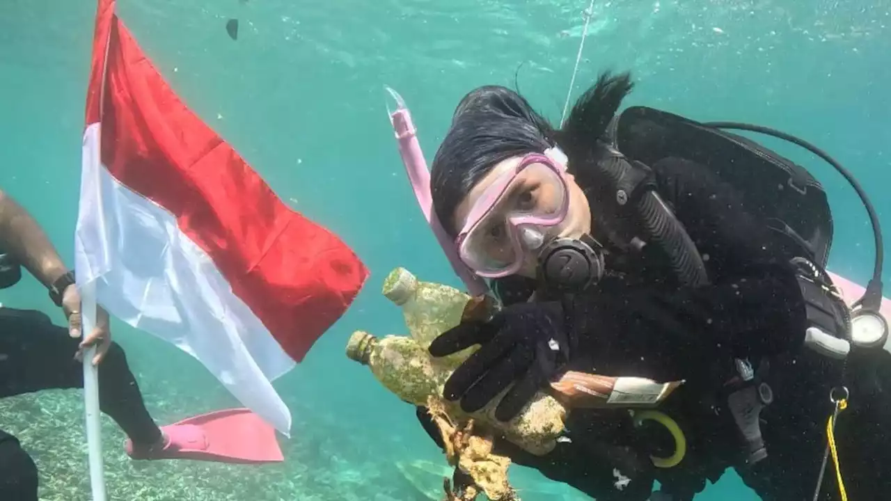 Niat Hati Kibarkan Bendera Merah Putih di Bawah Laut, Prilly Latuconsina Salfok karena Banyak Sampah Plastik