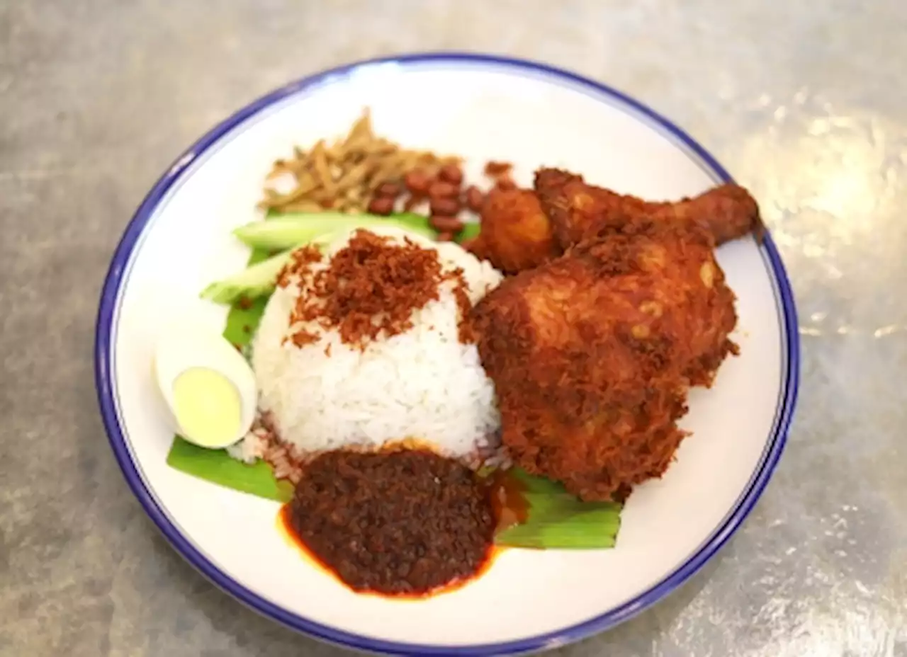 Your favourite 'nasi lemak ayam goreng berempah' now comes with Korean bingsu at Bandar Utama's Nasi Lemak Shop