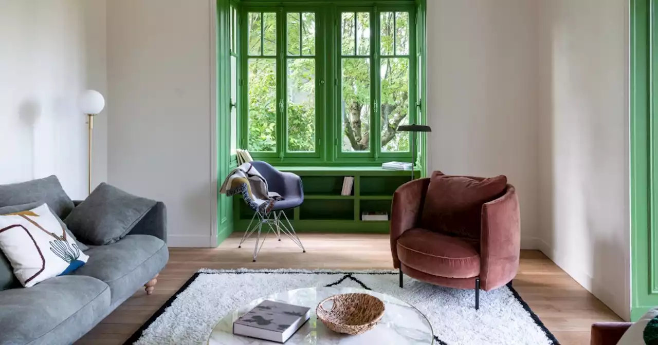 En bord de Seine, une maison en meulière rénovée livre une véritable leçon de couleurs