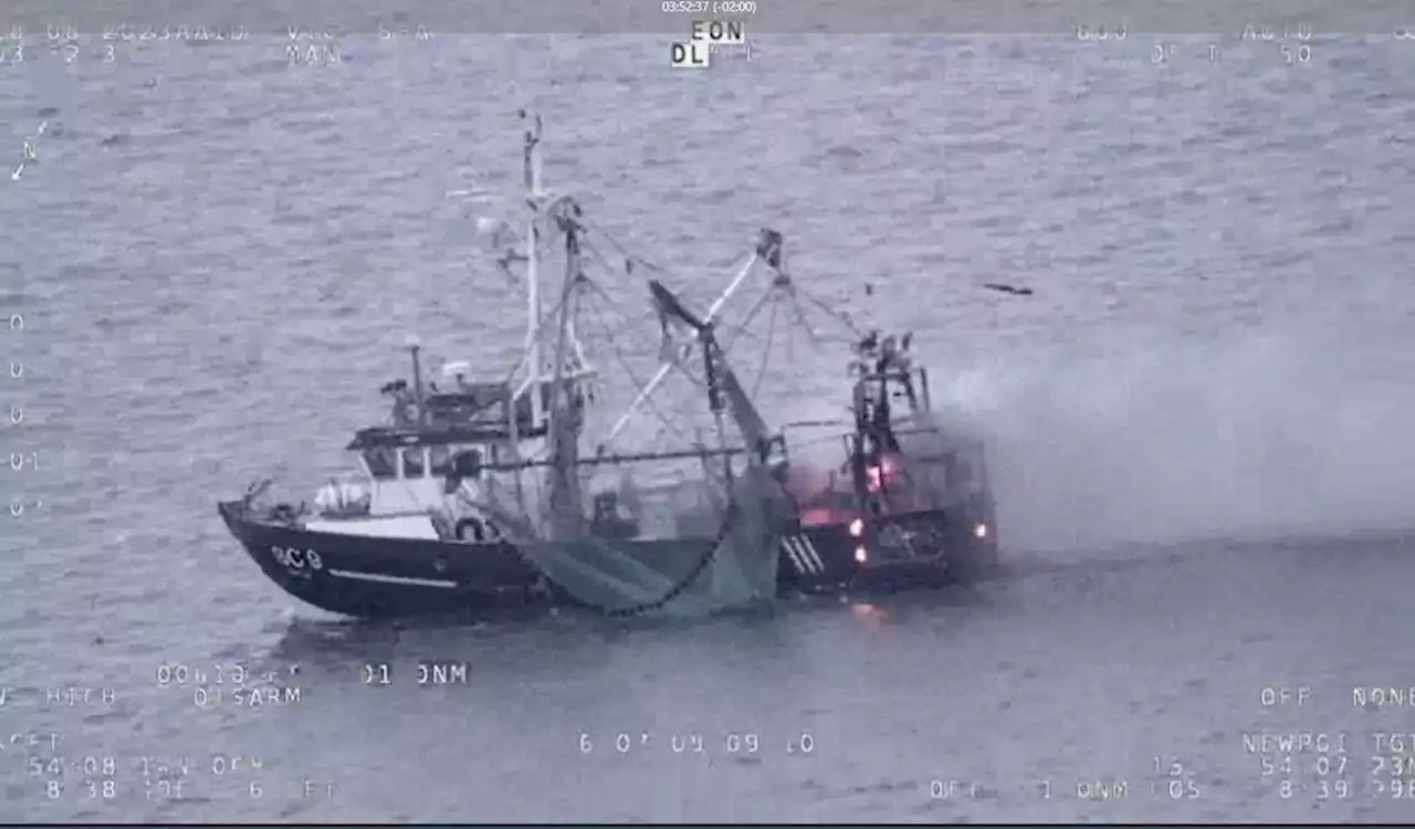 Fischkutter brennt auf Nordsee – Besatzung im Schlaf vom Feuer überrascht