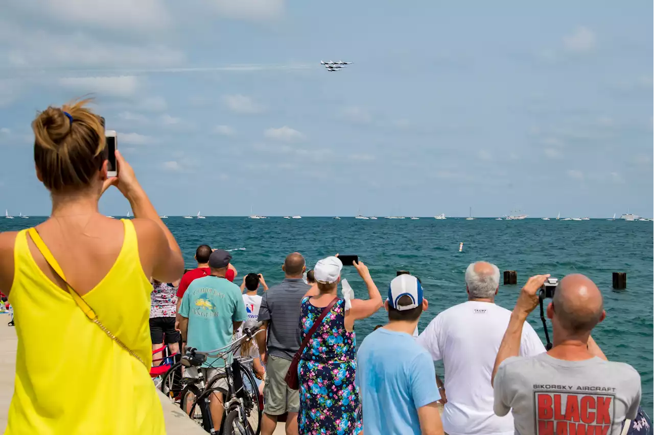 Here's the secret to seeing the Chicago Air and Water Show without the crowd