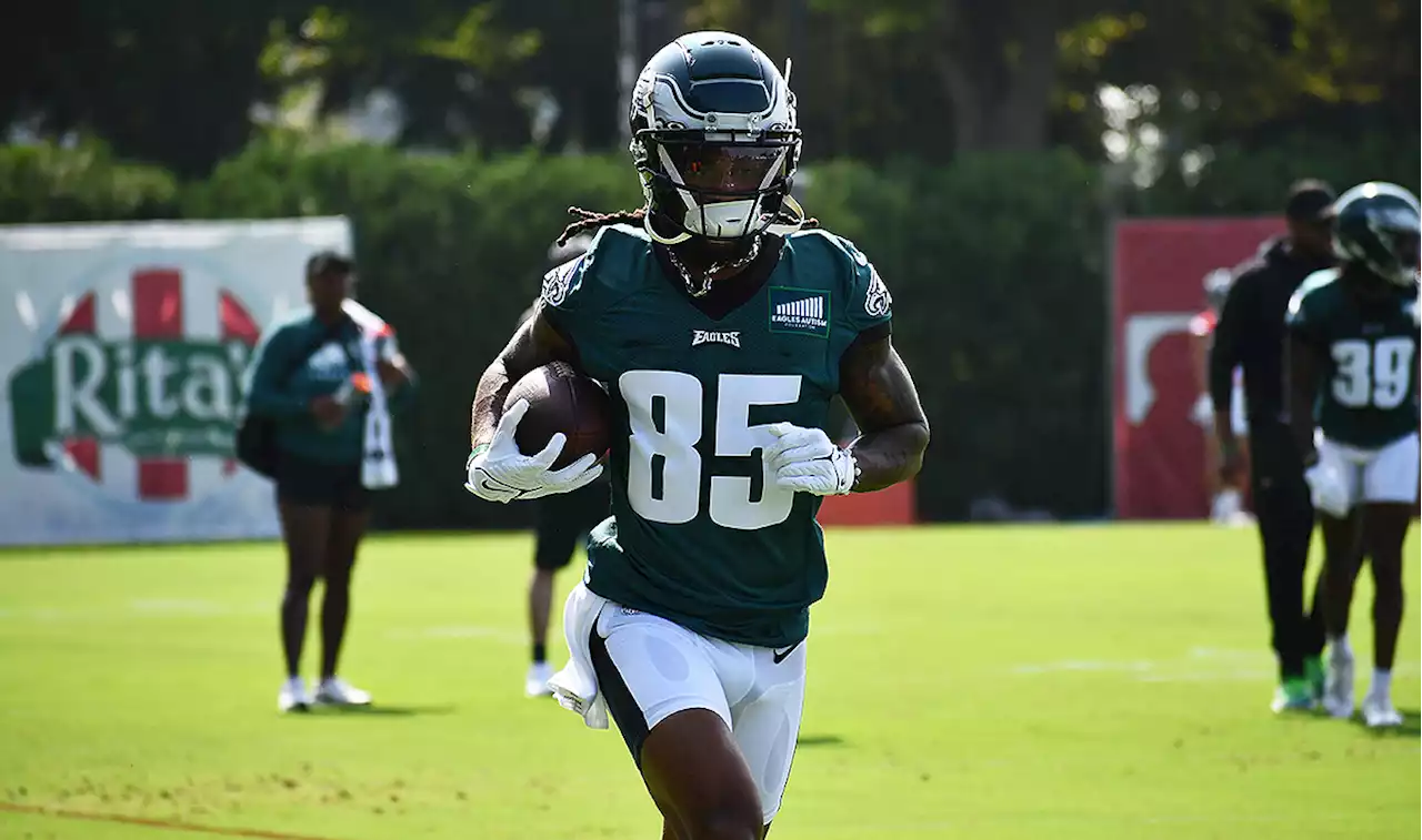 Eagles' Cleveland, Ojomo have movement in extremities after scary injuries