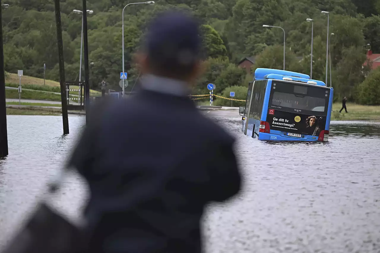 Varningar kvar för översvämningar kring Gävle