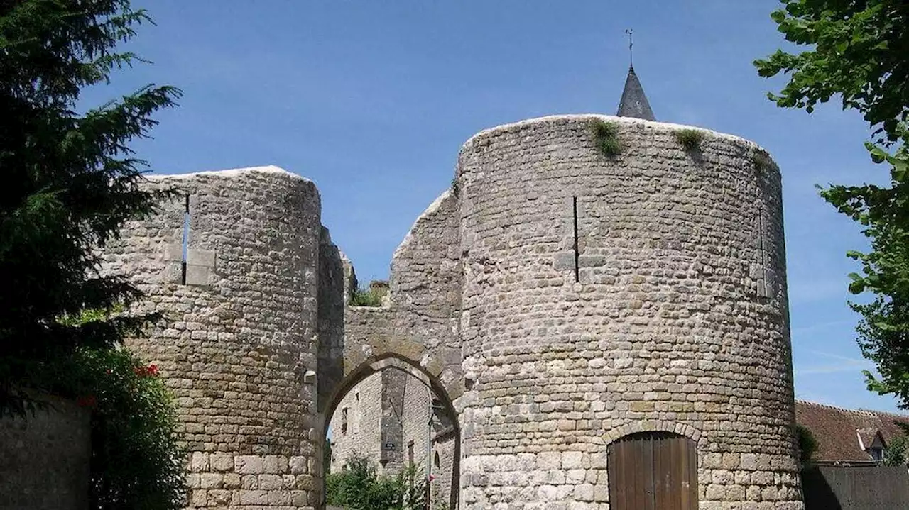 Loiret. Balade à Yèvre-le-Châtel, plus beau village de France et paradis des fleurs