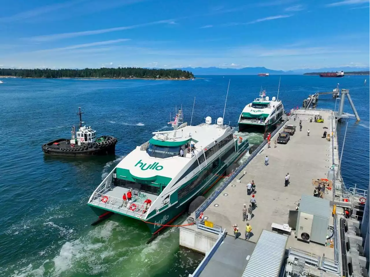 B.C. Ferries and new rival Hullo each suffer technical problems