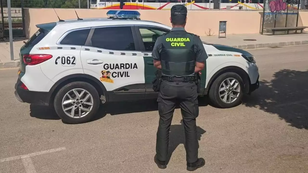 La Guardia Civil investiga el hallazgo de un esqueleto decapitado cerca de unas cuevas en un pueblo de Alicante